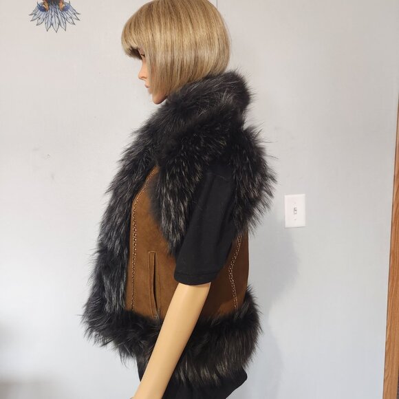 #740 Suede /dyed raccoon fur vest - Picture 3 of 4